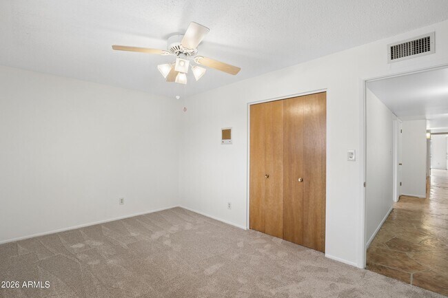 Building Photo - 1014 E Balboa Cir
