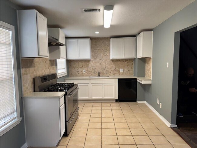 Building Photo - 3811 Florinda St