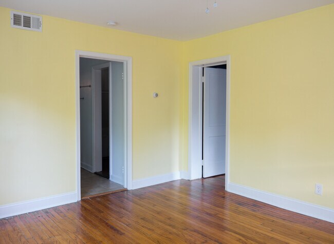 Building Photo - 8007 Garland Ave