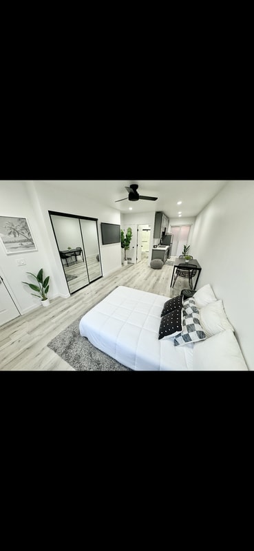 Building Photo - 523 Main St