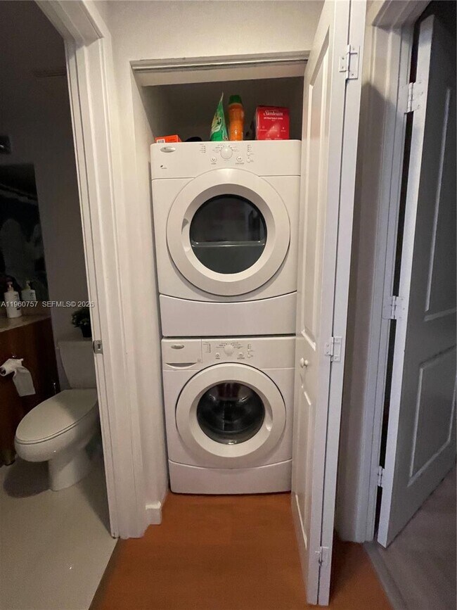 Building Photo - 601 NE 23rd St