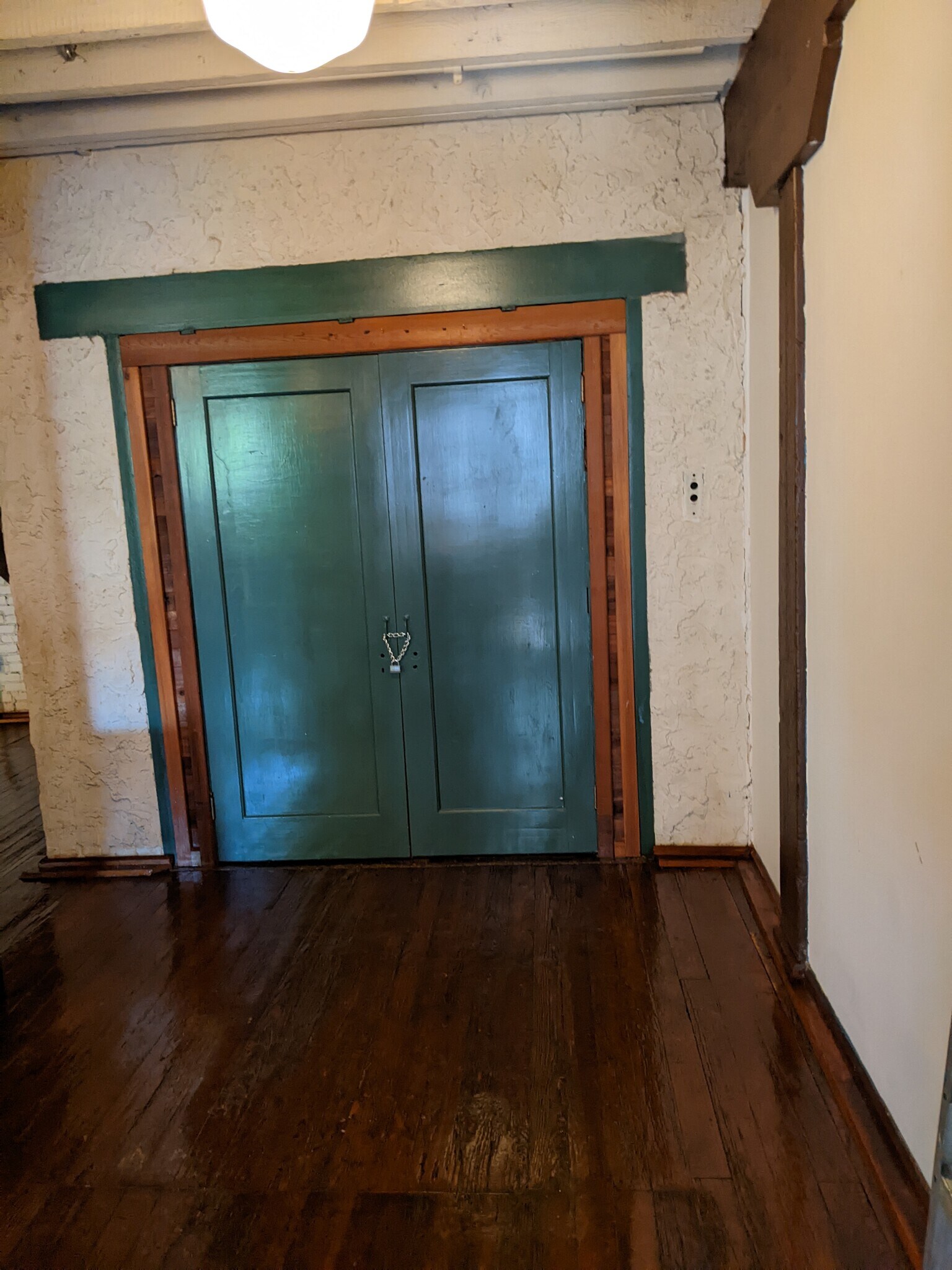 Top of entry into living room - 11 Spruce St