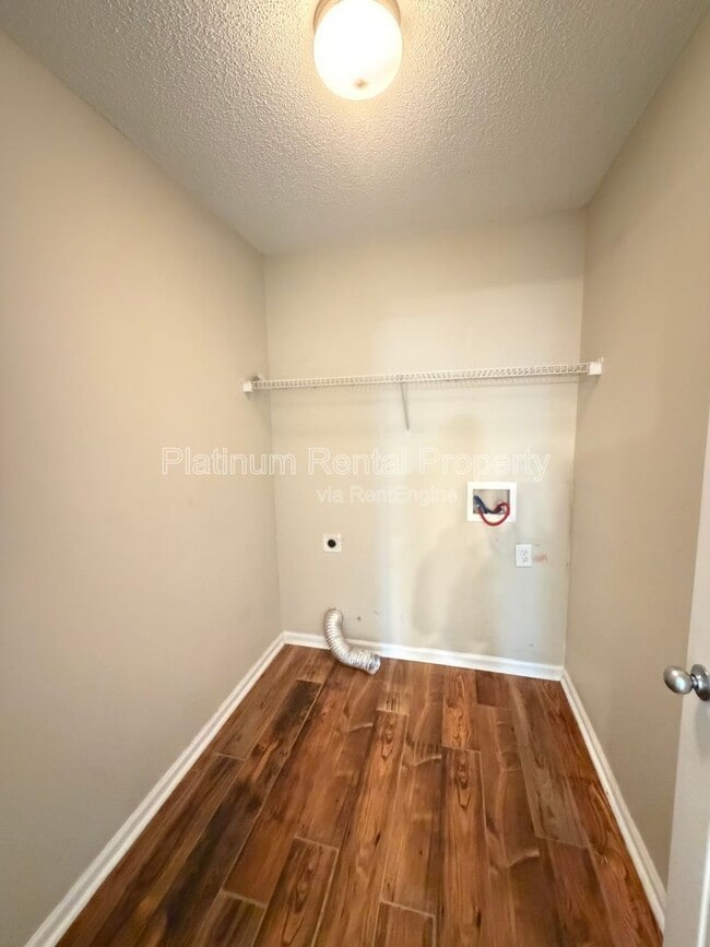 Building Photo - 105 Platte St