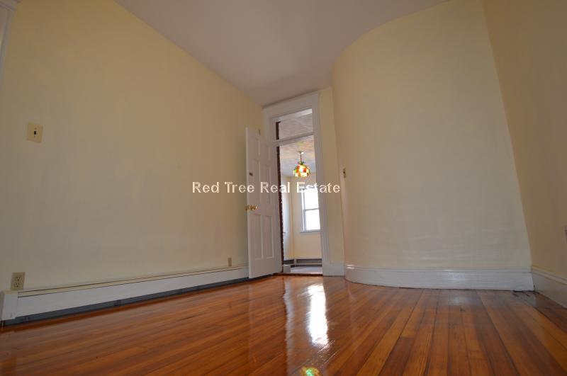 Building Photo - 1906 Beacon St