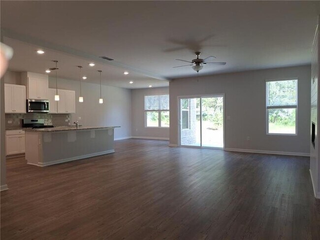 Building Photo - 84 Green Love Ln