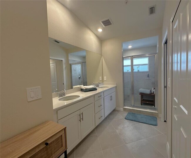 Building Photo - 14241 Heritage Landing Blvd