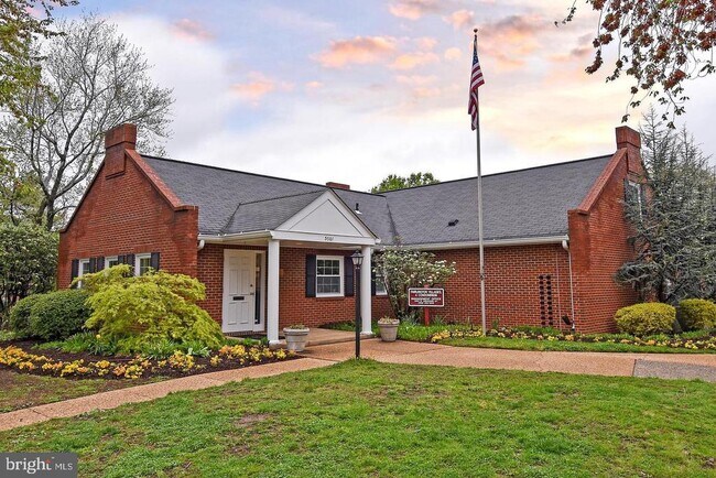 Building Photo - 2829 S Abingdon St