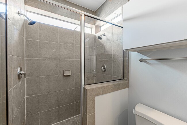 Building Photo - 3 N Ennis St