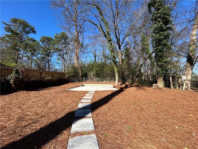 Building Photo - 1226 Beechview Dr SE