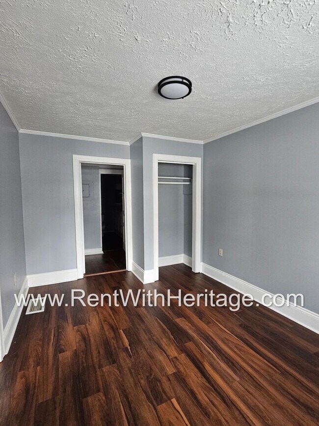 Building Photo - GORGEOUS HISTORICAL APARTMENT HOME / TOTALLY UPGRADED INTERIOR / CLOSE TO EVERYTHING!
