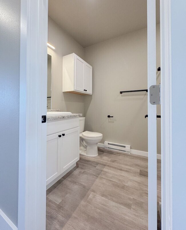 Building Photo - Pet Friendly 2 bed/ 2 bath unit at Soldier...