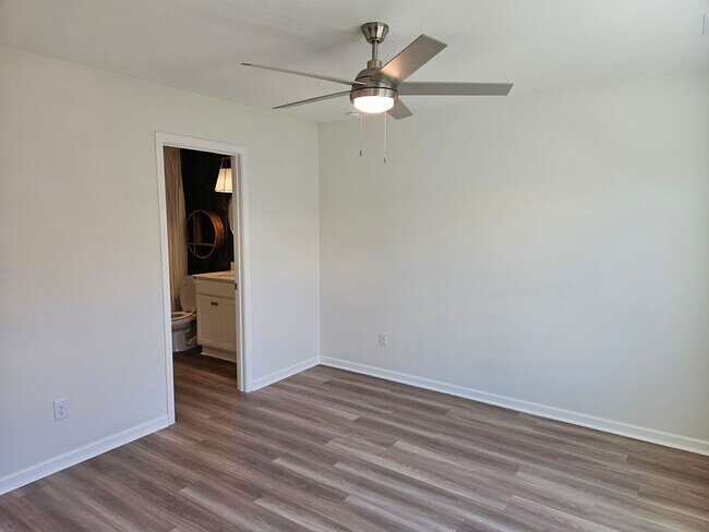 Building Photo - 3 Bedroom, 2 bath home - Hampstead - Brookfield Branch Community