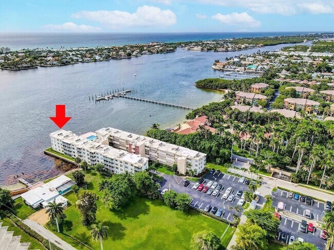 Building Photo - 1820 New Palm Way