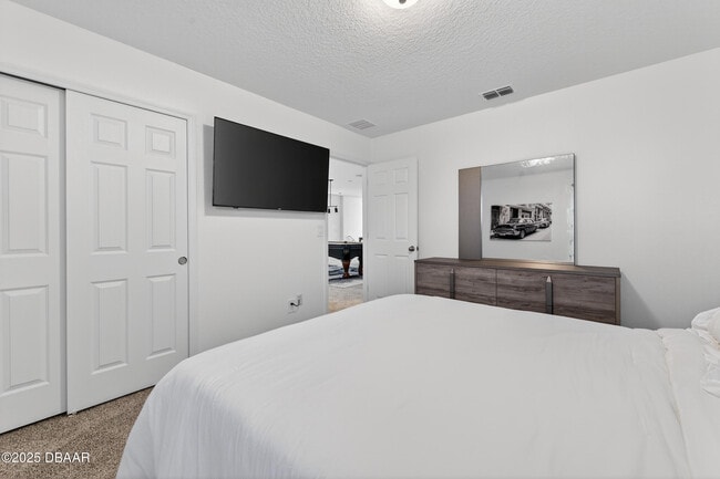 Building Photo - 284 Links Ter Blvd