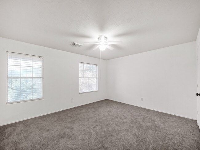 Building Photo - 1011 Backland Ct
