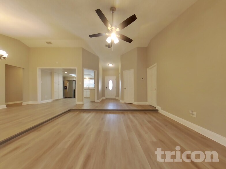 Building Photo - 2942 Mallorn Way