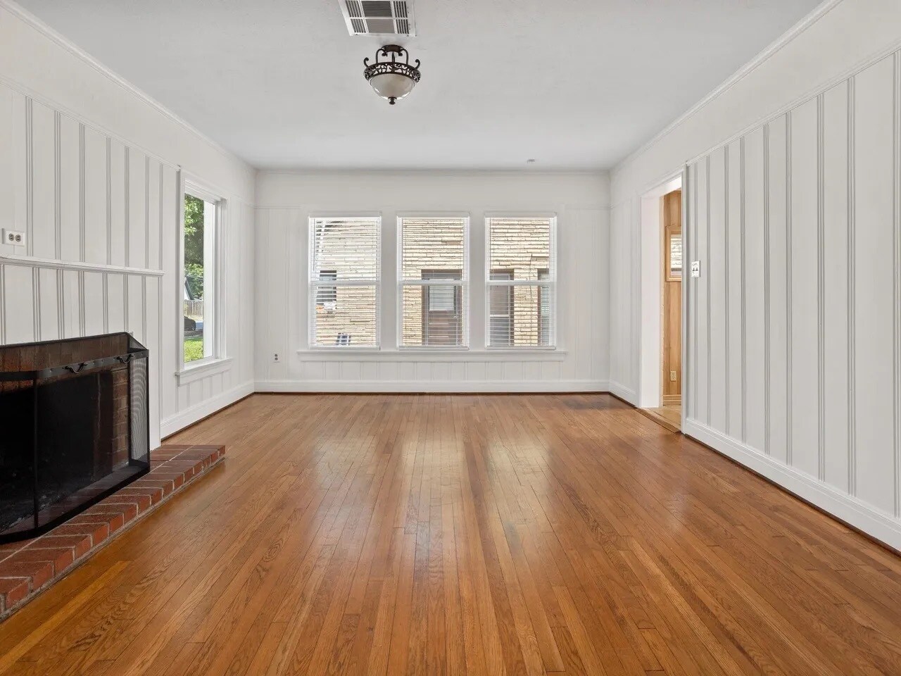 Living Room - 2917 Benbrook Blvd