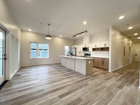 Building Photo - 547 Winton Ter NE