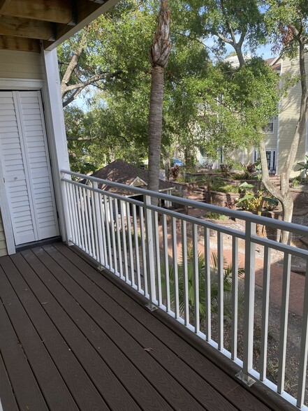 Building Photo - 1000 W Horatio St