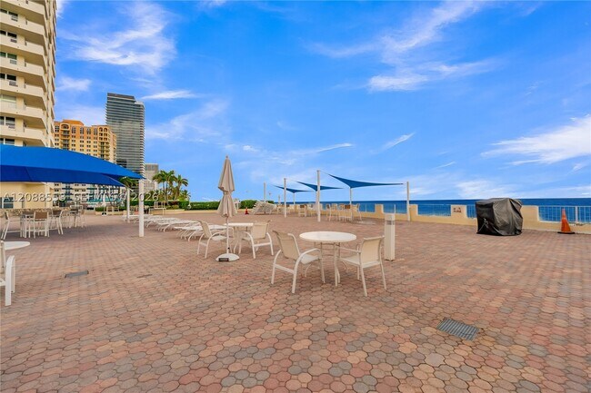 Building Photo - 3180 S Ocean Dr