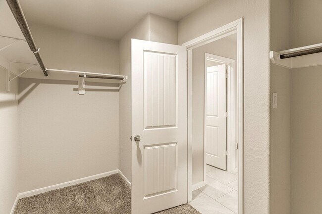 Building Photo - 7558 Highland Chase Dr