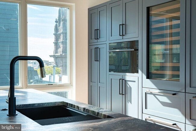 Building Photo - 815 S 20th St