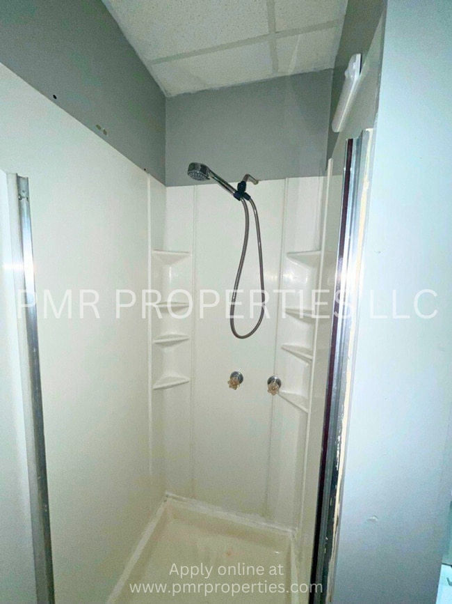 Building Photo - 328 Lincoln Ave