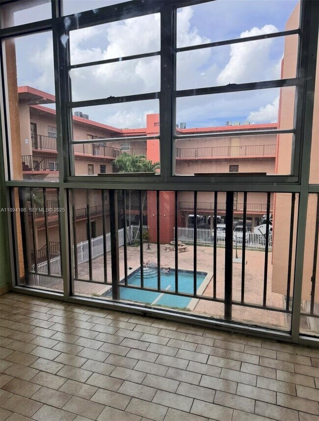 Building Photo - 6055 W 19th Ave