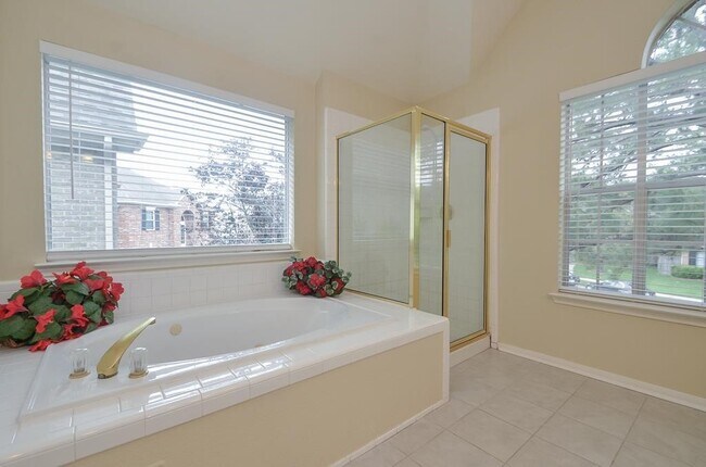 Building Photo - 20735 Fawnbrook Ct