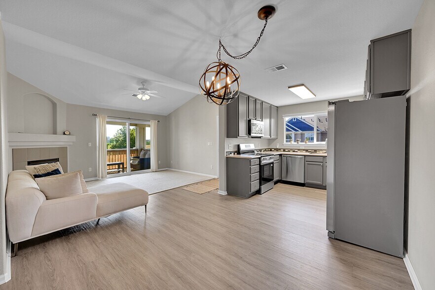 Building Photo - 8200 E 8th Ave