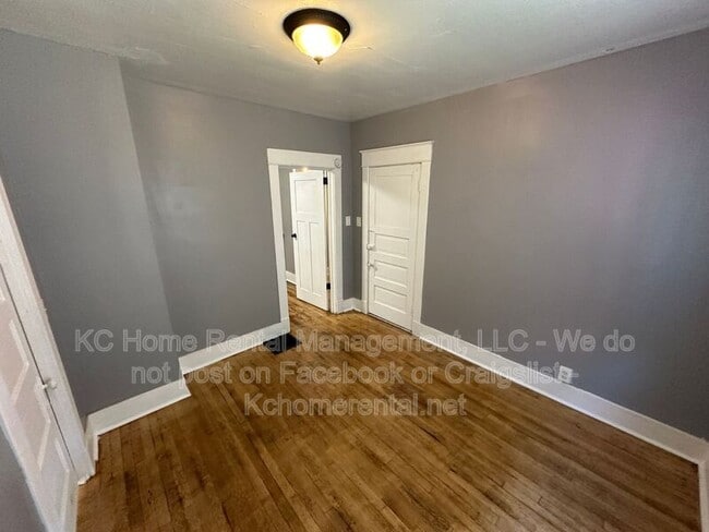 Building Photo - 5233 E 6 St