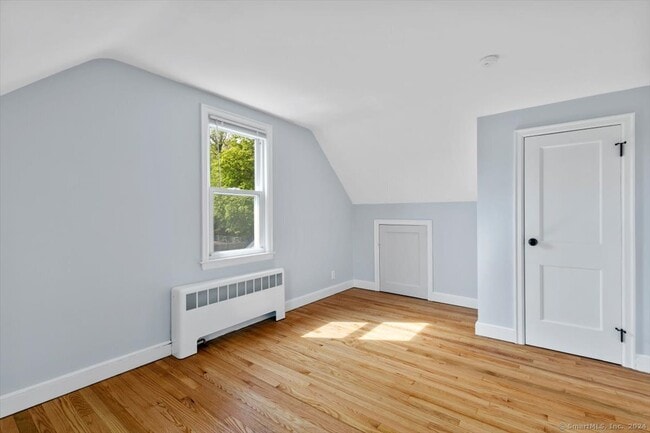 Building Photo - 119 Sunnyside Ct