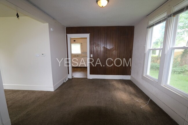 Building Photo - 2 Bedroom 2 Bath House