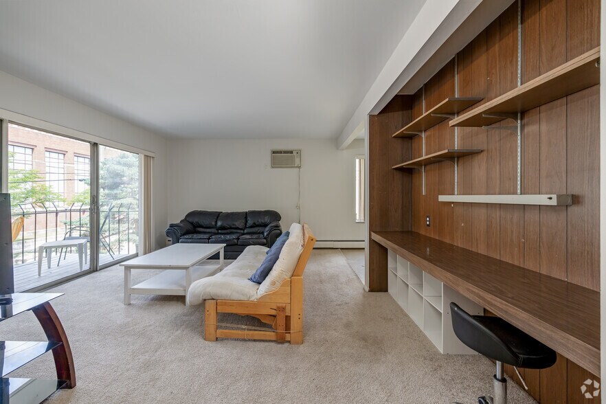 2BR, 1BA - 800SF - Living Room - Across From UofM Campus - 1313 S State St
