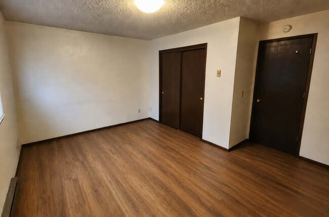 Building Photo - 1232 E 3rd St