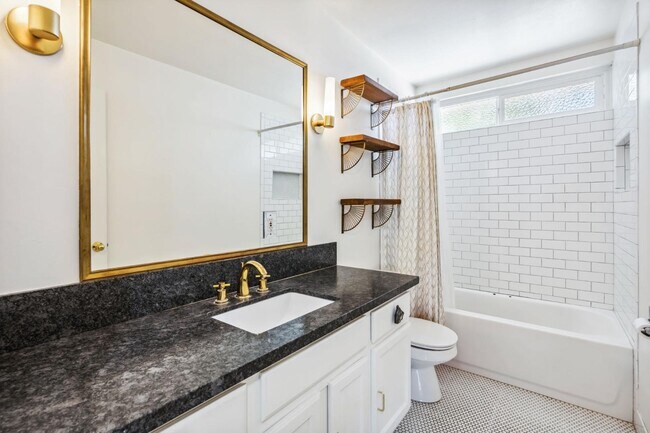 Building Photo - 2524 Landwood Way