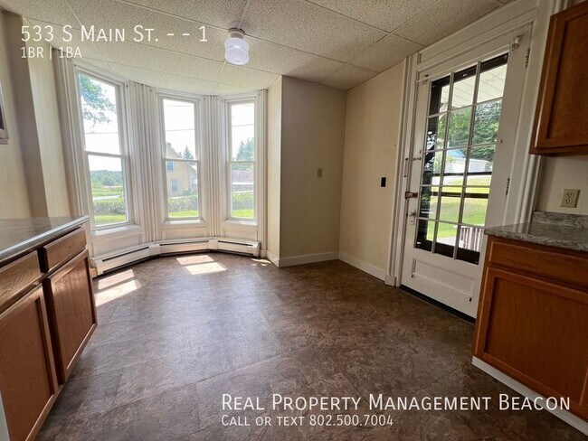 Building Photo - 533 S Main St