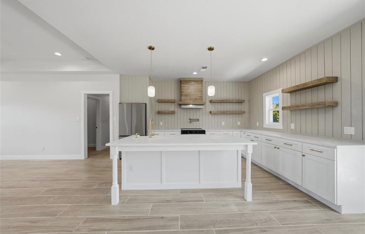 Building Photo - 3320 Palm Dr