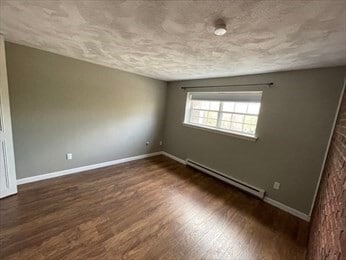 Building Photo - 36 Greentree Ln