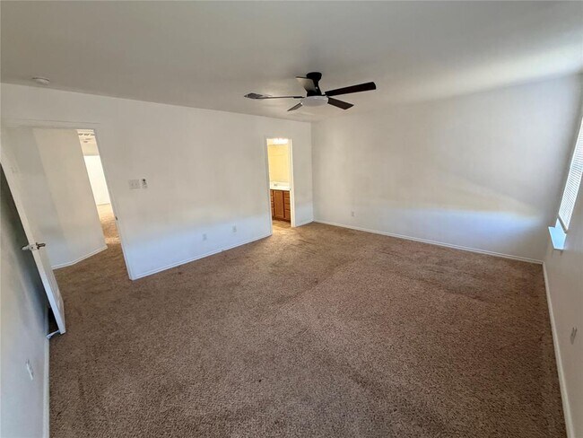 Building Photo - 13412 Guarnere Dr