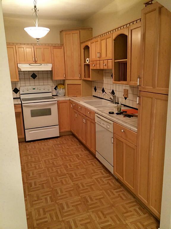 Building Photo - 2100 Tanglewilde St