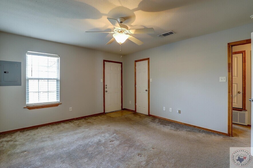 Building Photo - 4206 Magnolia St