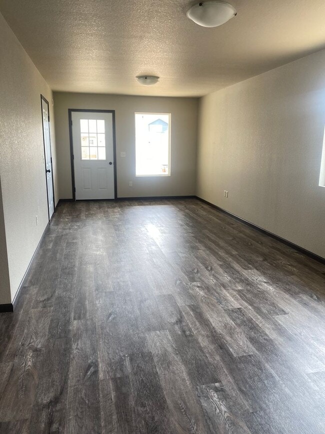 Building Photo - 5 BED | 2 BATH | DOUBLE GARAGE | RAPID VALLEY