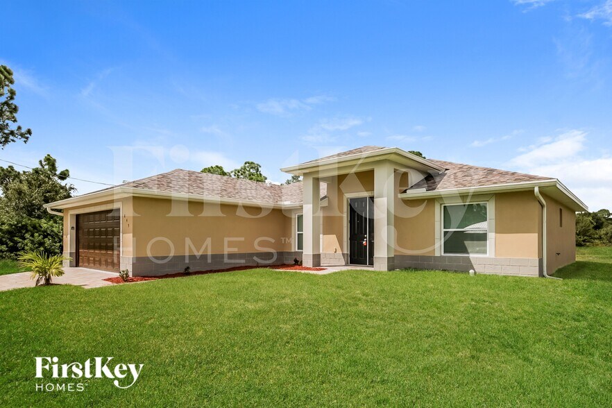 Building Photo - 845 Chezy St E