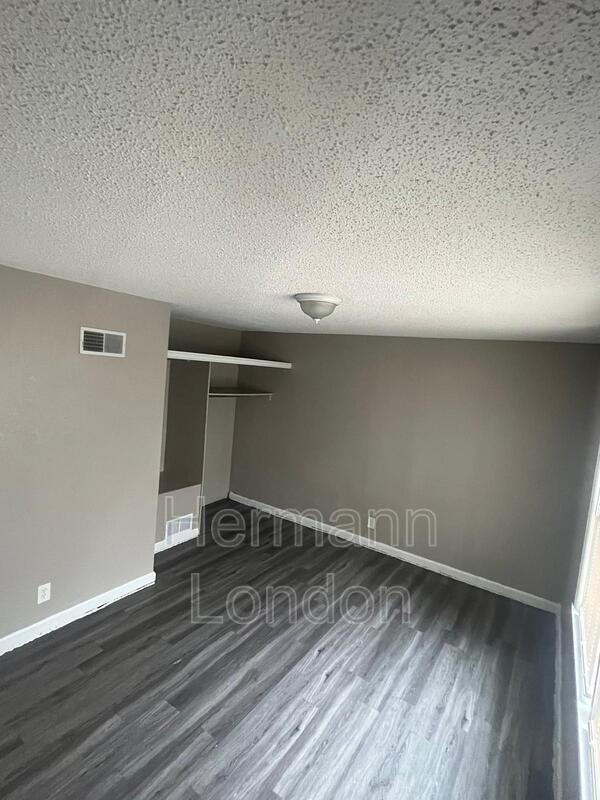 Building Photo - 30 St Celeste Dr