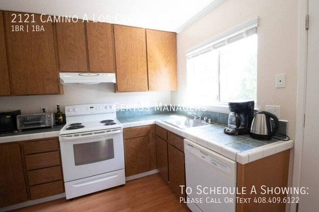 Building Photo - 2121 Cno. A Los Cerros