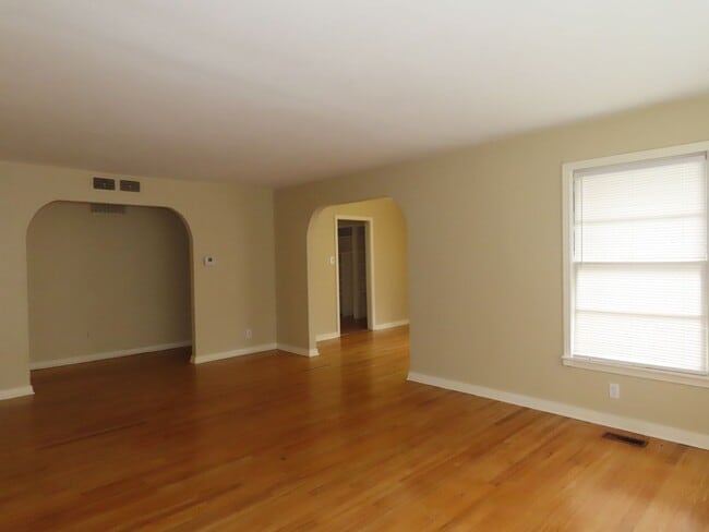 Building Photo - Updated 3 Bedroom, 1 Bathroom Home in Tyler