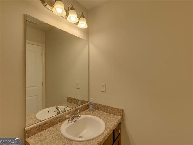 Building Photo - 329 Turtle Creek Dr