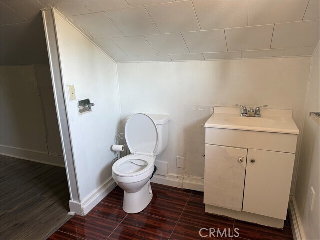 Building Photo - 659 Elm St