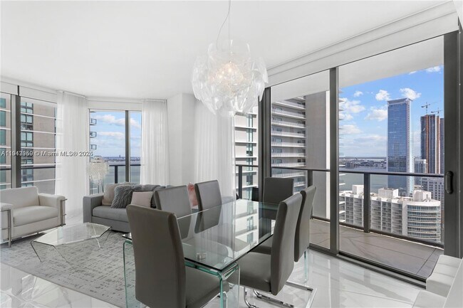 Building Photo - 501 NE 31st St